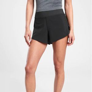 Athleta Run With it 3.5" Short Black, Medium